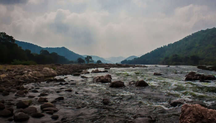 A photo of a cloudy day at Mekedatu, one of the best places to visit in Kanakapura