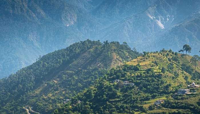 Nainital est Ranikhet est les meilleur lieux à visiter en Uttarakhand 