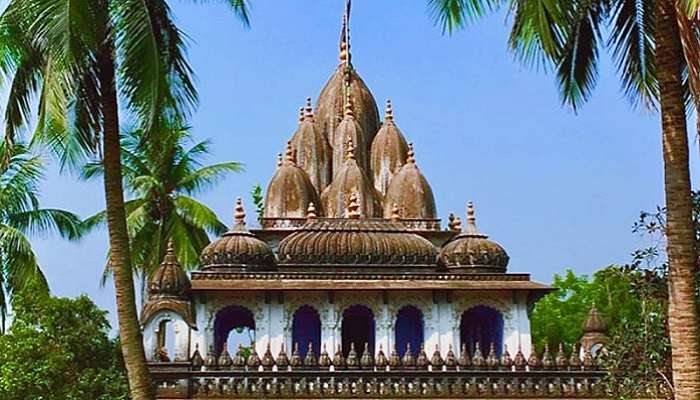Old Chintamani Parshvanath Jain Temple is one of the best places to visit in Bardoli 