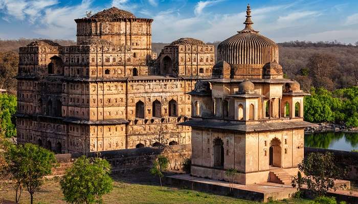 Orchha, explorez la belle ville historique du Madhya Pradesh, C'est l'un des meilleur lieux à visiter près de Delhi