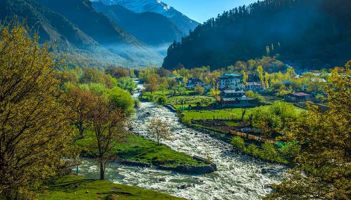Pahalgam est une belle station de montagne située au Kashmir, c'est l'un des meilleur lieux à visiter en juillet en Inde 