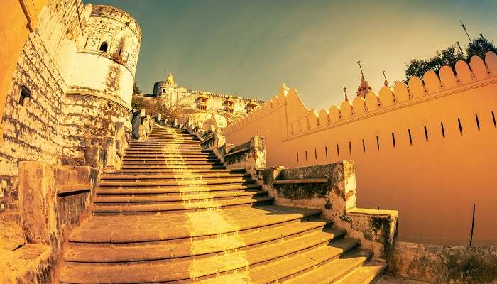 Undoubtedly one of the best places to visit in Palitana. The hill is home to numerous prominent temples. 