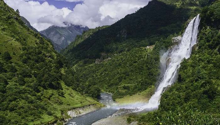 Cascades de Tawang, c'est la meilleur lieux à visiter en Inde en été