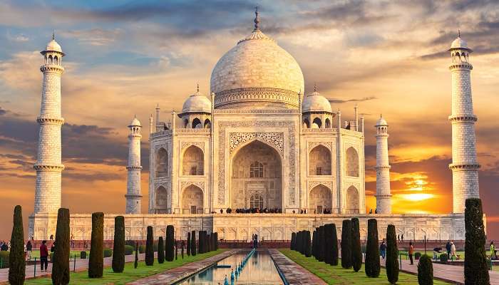 Taj Mahal Agra, c'est l'une des meilleur lieux à visiter en mars en Inde 