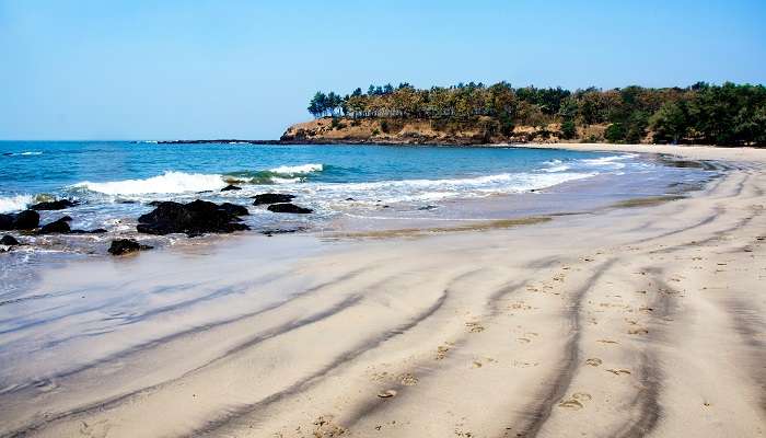 Plage de la mer d'Alibaug dans le Maharashtra, c'est l'un des meilleur lieux à visiter à Konkan