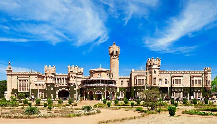 Palais de Bangalore, Karnaytaka, c'est l'une des meilleur lieux à visiter en mars en Inde