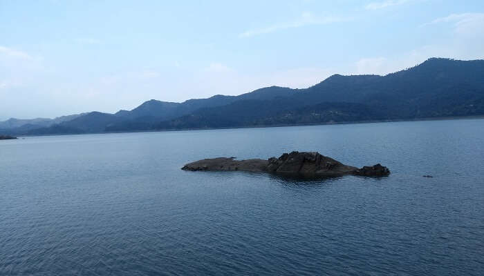 Le lac du Govind Sagar en Bilaspu est l'un des meilleur lieux à visiter près de Chandigarh