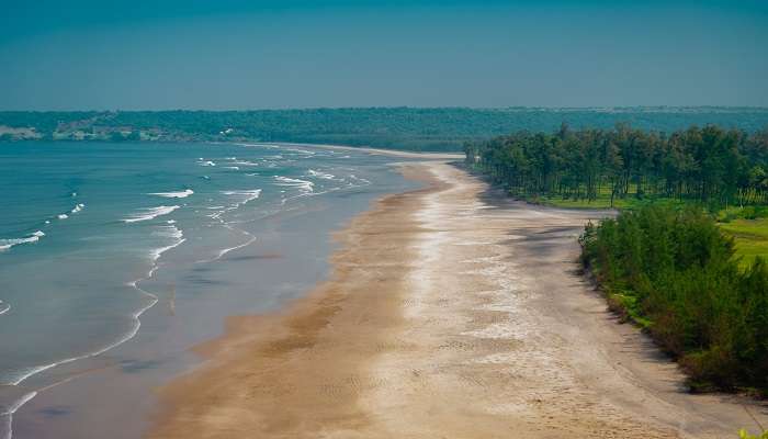 Belle plage à Konkan, Maharashtra
