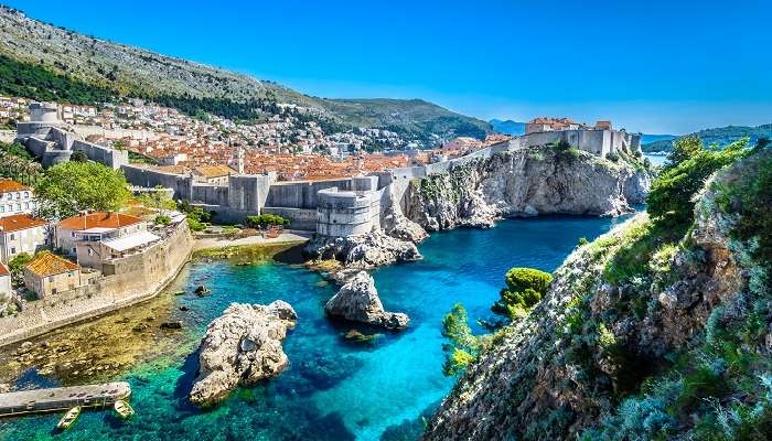 Admirez la  vue magnifique  de Croatie, c'est l'une des meilleurs endroits à visiter en septembre