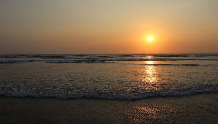Vue du coucher du soleil sur la plage de Harnai, Dapoli, C'est l'un des meilleur lieux à visiter à Konkan