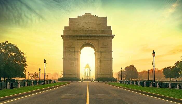 India,Gate, situé dans la capitale de l'Inde, c'est l'un des meilleur lieux à visiter près de Chandigarh