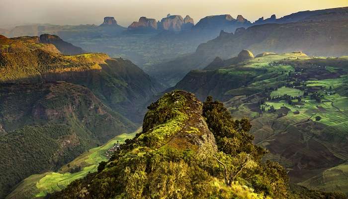 La vue de montagne en Ethiopie, c'est l'une des meilleurs endroits à visiter en janvier 