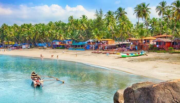 Explores les belle plage de Goa, C'est ll'un des meilleur lieux à visiter en mousson en Inde