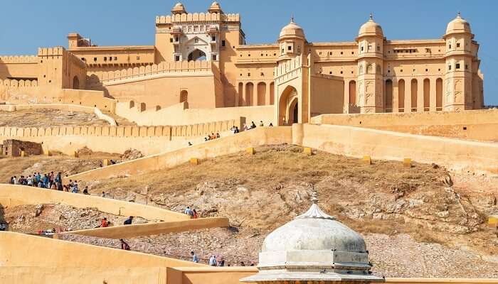 La vue magnifique sur le Fort Amer, Jaipur, C'est l'un des meilleur lieux à visiter en mousson en Inde