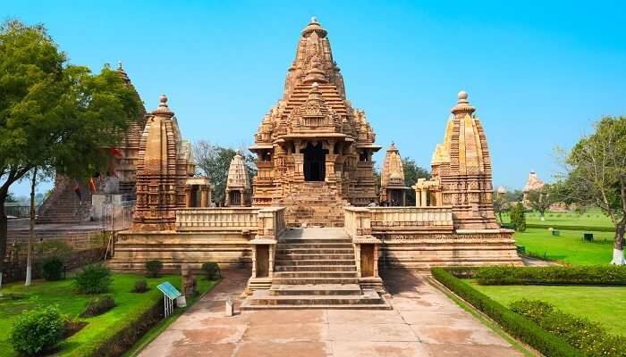 Khajuraho est un groupe de temples hindous et jaïns, c'est l'une des meilleur endroits à visiter en août en Inde