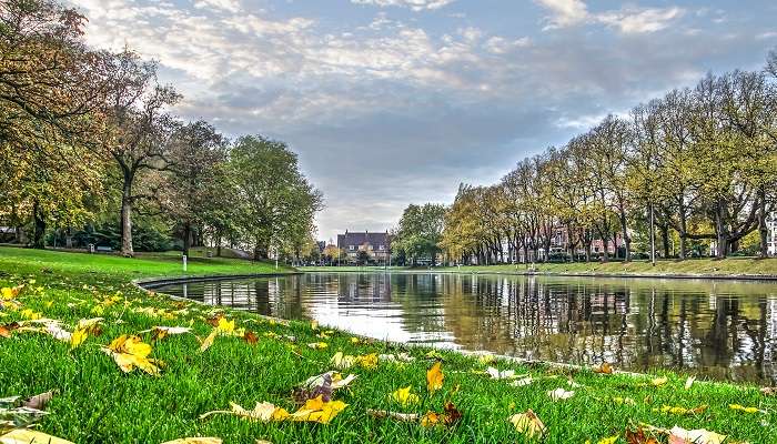 La vue incroyable de Leeuwarden, c'est l'un des meilleurs endroits à visiter aux Pays-Bas