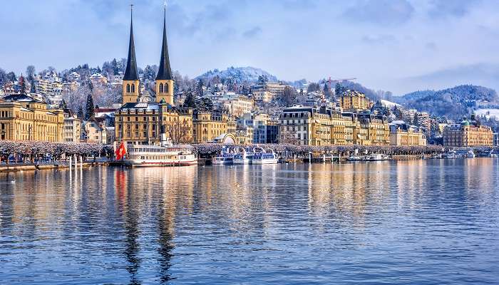 Explorez la belle ville de Lucerne en Suisse, C'est l'un des meilleur lieux à visiter en Suisse en hiver