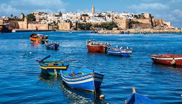 Vue du port de Rabat Maroc, c'est l'une des meilleurs endroits à visiter en septembre 