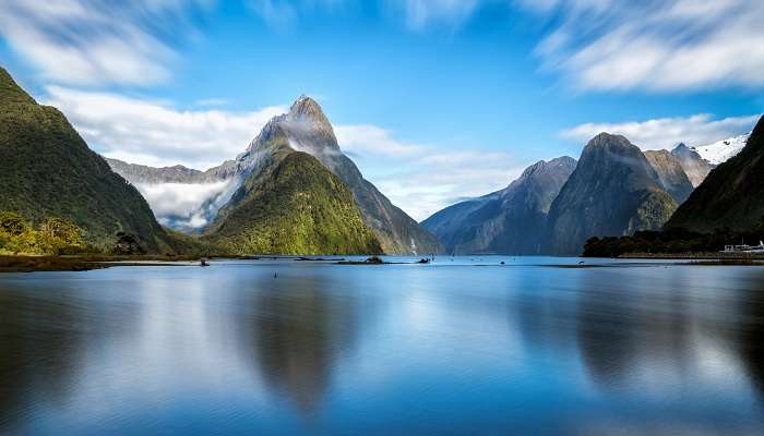 La vue magnifiques de montagne et la lac, en  Nouvelle-Zelande, c'est l'une des  meilleurs endroits à visiter en janvier 
