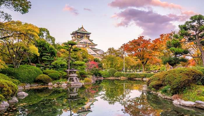 Explorez le château d'Osaka à Osaka, c'est l'un des meilleurs endroits à visiter au Japon