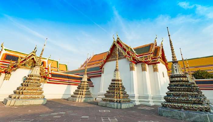 Explorez la Temple Wat Mahathat, c'est l'une des meilleurs endroits à visiter à Bangkok 