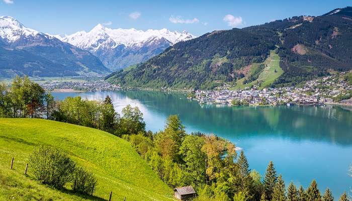 vue imprenable sur Zell Am See en été, c'est l'un des meilleuer  lieux à visiter en Autriche