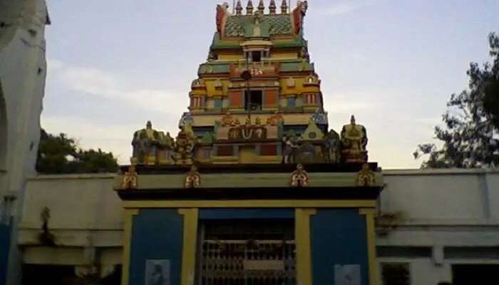 हैदराबाद में 500 साल पुराने चिलुकुर बालाजी का मंदिर है