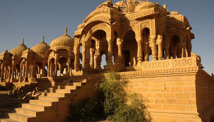 राजस्थान में स्थित भारत के प्रमुख पर्यटन स्थलों में से एक है