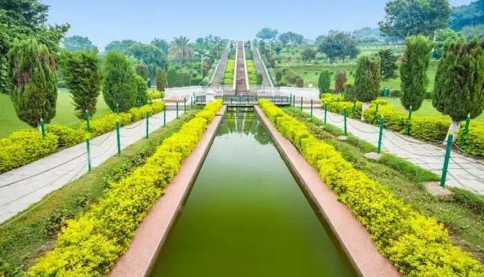 बाग-ए-बहू जम्मू के प्रसिद्ध स्थानों में से एक है