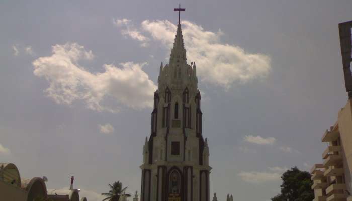 सेंट मैरी बेसिलिका बैंगलोर में घूमने के लिए स्थान है
