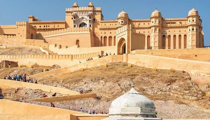 vue sur le fort Amer, l'un des meilleurs endroits à inclure dans l'itinéraire d'une journée à Jaipur