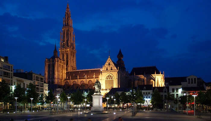 La vue nocturne d'Anvers, c'est l'une des meilleur lieux à visiter en Belgique