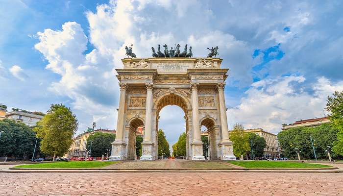 Réputé pour sa merveilleuse architecture, Arco della Pace est l'un des merveilleux endroits à visiter à Milan en 1 journée.