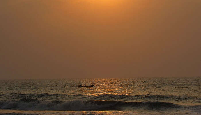 La vue du coucher du soleil sur la plage en Besant, c'est l'une des meilleur Lieux à visiter à Chennai