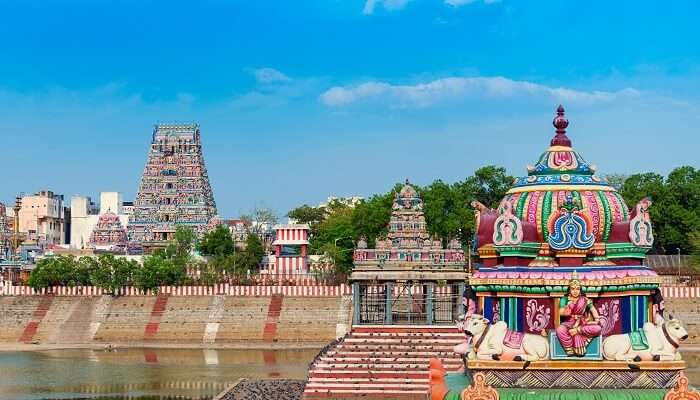 Belle vue sur le temple coloré de Kapaleeshwarar, c'est l'une des meilleur Lieux à visiter à Chennai