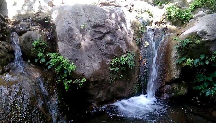 Le cascades de Himshail, c'est l'une des meilleur lieux à visiter à Rishikesh