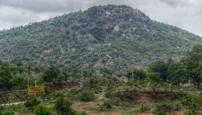 Explorez la montgne de Makalidurga, c'est l'une des  meilleurs endroits à visiter à Karnataka