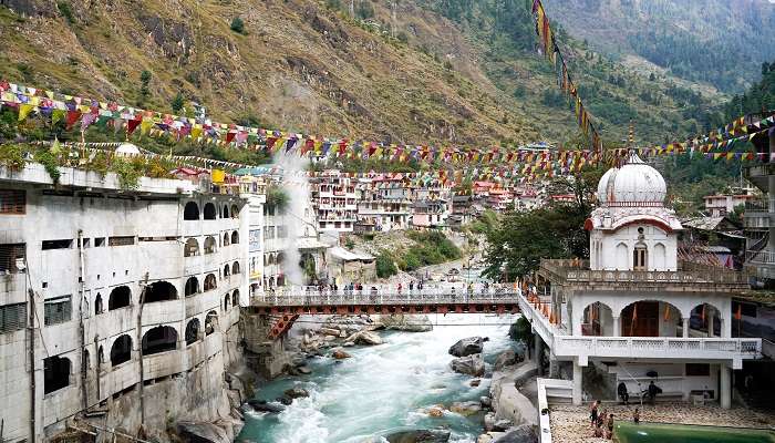 Manikaran Sahib, c'est l'une des meilleur lieux à visiter à l'Himachal Pradesh