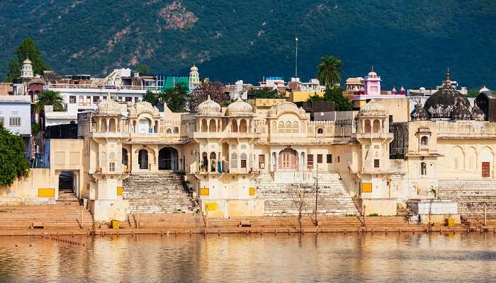 A mesmerising view of Pushkar Lake, which is known as one of the best places to visit in India under 10000