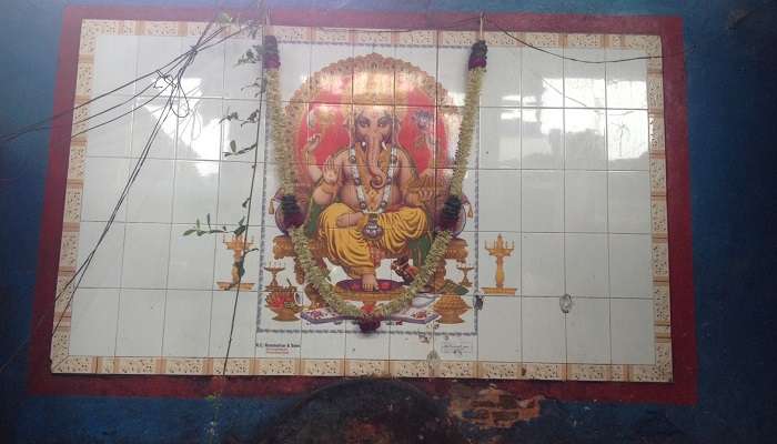 Explorez la religieuse Temple de Manakula Vinayagar