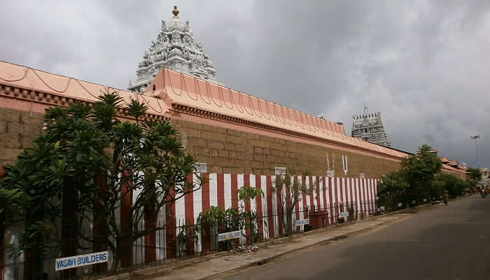 Temple de Parthasarathy, c'est l'une des meilleur  lieux à visiter à Chennai