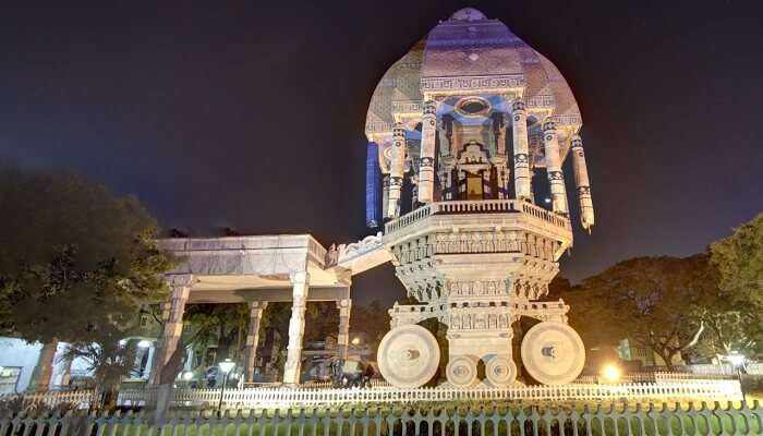 La belle vue nocturne de Valluvar Kottam, c'est l'une des meilleur lieux à visiter à Chennai