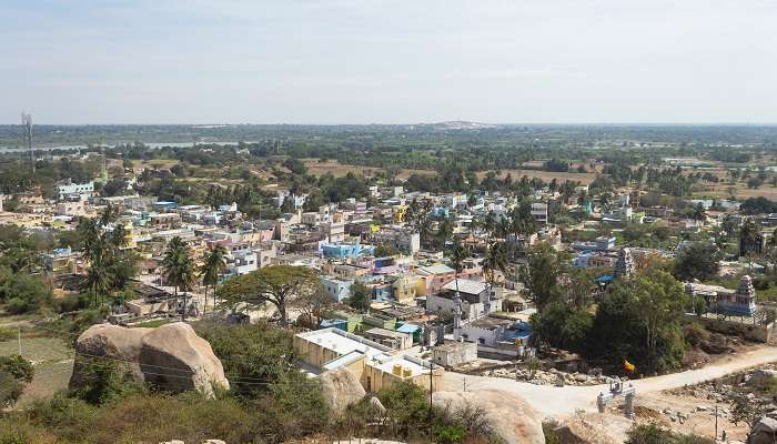 अवनी बेंगलुरु के आसपास एक दिन में देखने लायक जगहें में से एक है