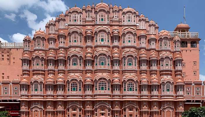 जयपुर जनवरी में भारत में घूमने के लिए बहुत प्रसिद्ध है