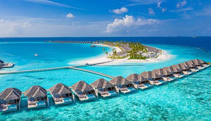 मालदीव दुनिया में दिसंबर में घूमने के लिए स्थान सबसे अच्छी जगहें है
