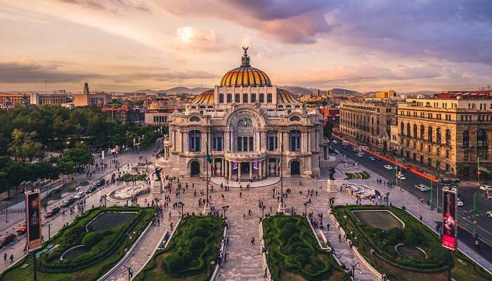 मेक्सिको सिटी दुनिया में दिसंबर में घूमने के लिए सबसे अच्छी जगहें में से एक है