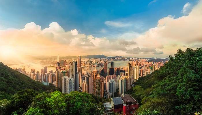 हांगकांग दुनिया में दिसंबर में घूमने के लिए सबसे अच्छी जगहें में से एक है