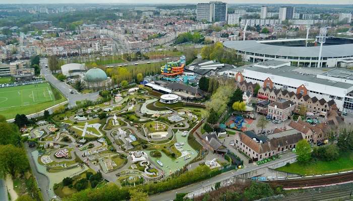 Atomium et Mini-Europe, lieux à visiter à Bruxelles c'est l'une des meilleur lieux à visiter à Bruxelles