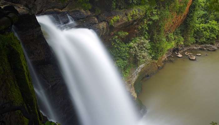 Cascade d'Arvalem, c'est l'une des meilleur  endroits à visiter à Goa