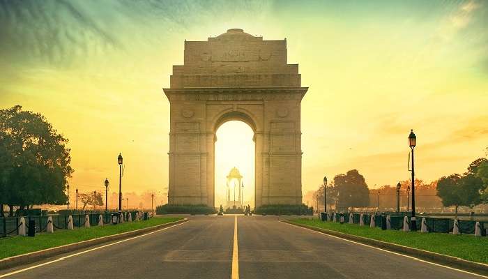 La vue magnifiques de India Gate à Delhi, c'est l'endroits populaires à Visiter en Inde